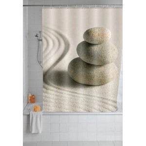 Wenko Sand & Stone zuhanyfüggöny kőmintával a fürdőszobában.