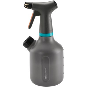 Gardena 1 l-es pumpás permetező virágokhoz és növényekhez házban és kertben. Nyomáspermetező sárgaréz fúvókával.