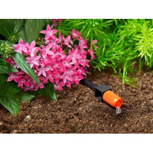 Gardena Micro-Drip-System: A végcsepegtető öntözi a cserepes növényt. Öntözőrendszer erkélyre és teraszra.