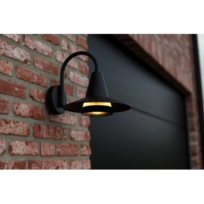 Modern fekete LED kültéri fali lámpa téglafalra szerelve.