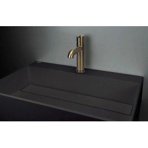 Fekete pultra szerelhető mosdó arany csapteleppel. Modern design a fürdőszobájába.