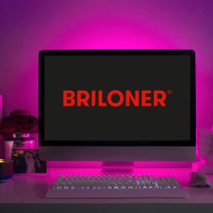 Briloner LED szalag Flexband 3 m, többszínű, monitor mögé szerelve.