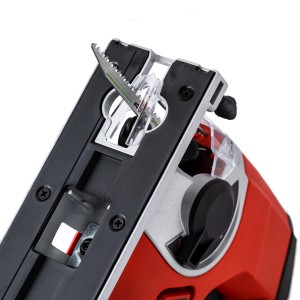 Einhell TE-JS 18 Li Solo akkus szúrófűrész: közeli kép a fűrészlapról és a vágásvonal jelzőről.