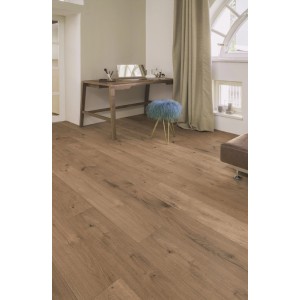 Kaindl laminált padló Ferrara tölgy 8mm, vízálló, nappaliban. Autentikus fa megjelenés padlóhoz.