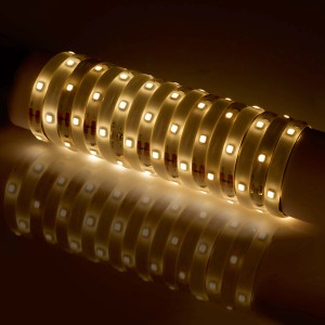LED flexibilis szalag érzékelővel, 1 m, meleg fehér, feltekerve. Dekoratív fénycsík indirekt világításhoz.