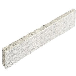 Sino szürke természetes kő szegély, 6-7x15x100cm, szegélyekhez és falrendszerekhez.