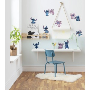 Komar Stitch és Angel dekorációs matricák a gyerekszoba falán.