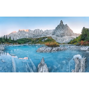 Komar gyapjú fotótapéta Alpine Treasure hegyi tóval és alpesi panorámával.