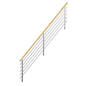 StarWood design korlát rozsdamentes acélból, téglalap alakú lucfenyő korláttal és rozsdamentes acél rudakkal.