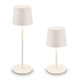 Két Brilo Bota akkus LED asztali lámpa törtfehér színben, Ø 11 cm. Szabályozható fényerejű lámpák beltéri és kültéri használatra.