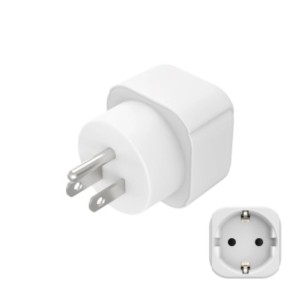 Fehér adapter dugó hálózati technológiához, USA-EU dugó.