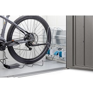 Biohort E-szerelőpanel a HighBoard 200-ban e-bike töltőállomással és kerékpártartóval.
