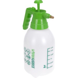 Nyomáspermetező, 2 literes, fehér tartály zöld fogantyúval és pumpával.