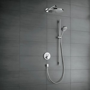 Hansgrohe Isiflex zuhanycső 160 cm, króm, fej- és kézi zuhannyal ellátott zuhanyrendszeren.