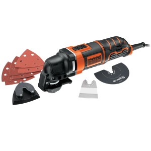 Black+Decker multifunkciós szerszám tartozékokkal, ideális különféle barkácsolási feladatokhoz.