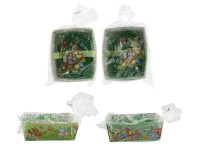 Tavaszi fűvel töltött kartonkosár 13 cm x 16 cm.