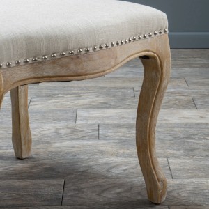 Közelkép: Rust-Oleum Weathered Wood Ash Grey-vel kezelt fa, uszadékfa hatással.