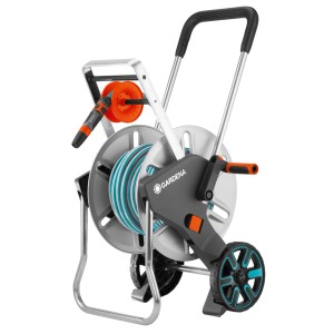 Gardena Aqua Roll M tömlőkocsi szett 30 m-es tömlővel és szórófejjel.