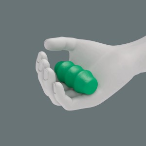 Wera Torx csavarhúzó TX 10 x 80 mm zöld nyéllel egy kézben.