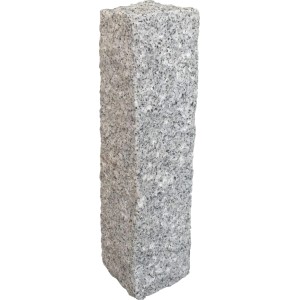 Szürke természetes kőoszlop (50x10x10 cm) ágyások és utak szegélyezéséhez.
