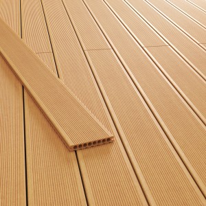 WPC teraszburkolat Artwood Lightoak, világosbarna deszkák barázdált felülettel és üreges kamrákkal.