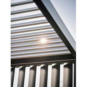 Biohort lamellás oldalfal kvarcszürke metál színben pergolához, a lamellák részletes nézete.