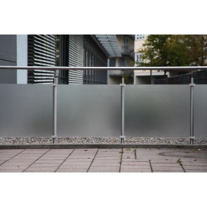 Korlát szatinált akril üveg betéttel, 1500x673x8 mm, lépcsőkhöz és korlátokhoz.
