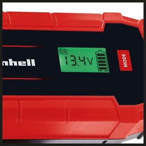 Einhell CE-BC 10 M akkumulátortöltő LCD kijelzővel, amely a feszültséget és a töltés folyamatát mutatja.