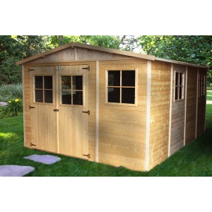 Timbela M336 fa kerti ház, 11,97 m², ablakokkal, padló nélkül. Kezeletlen fa ház a kertben.