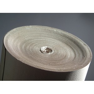 Hullámkarton tekercs (1 m x 10 m) párnázáshoz és védelemhez költözéskor.