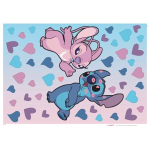 Komar Deko-Sticker Stitch in Love Stitch-csel és Angyallal szívek előtt faldekorációként.