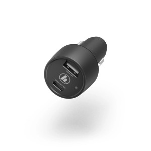 Fekete autós töltőadapter két USB porttal belső felszerelésekhez.