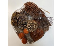 Fenyőtobozok és dekorációk hálóban Narancssárga