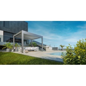 Modern Biohort pergola 4 x 3,5 m kvarc fehér színben teraszon medencével és kerttel.