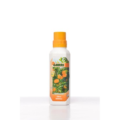 Garri citrus tápoldat narancsokkal és sárga kupakkal.