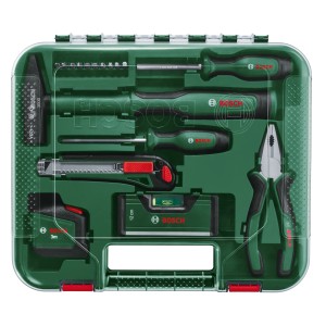 Bosch Universal szerszámkészlet, 17 részes zöld tokban kalapáccsal, fogóval, csavarhúzókkal, vágóval, vízmértékkel, mérőszalaggal és bitekkel.