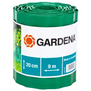 Zöld Gardena gyepszegély, 20 cm magas, 9 m hosszú, feltekercselve.