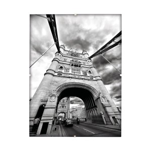 Keret nélküli képkeret 18x24 cm normál üveggel, a Tower Bridge fekete-fehér fotóját ábrázolja.