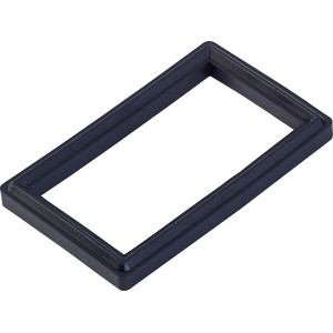 Közeli kép egy fekete műanyag kerettömítésről (38x64mm) WC öblítőcsövekhez.