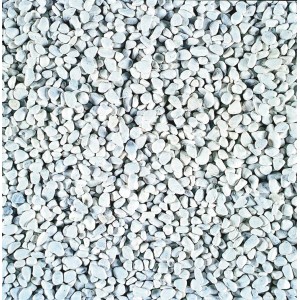 Fehér Carrara márvány kavics (20-40mm) zsákban, alkalmas kerti utakhoz és dekorációhoz.