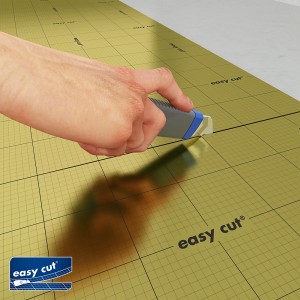 Selitflex® Thermo-Trittschalldämmung 10 mm vágása vágóval.