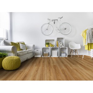 Nappali Kaindl Masterfloor Life laminált padlóval, Schönbrunn tölgy, vízálló és tartós.