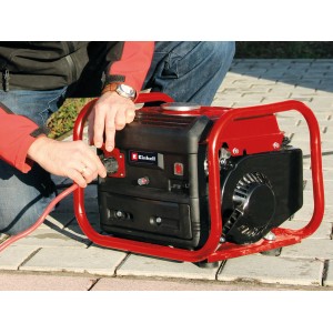 Einhell TC-PG 10 E5 áramfejlesztő: Hordozható áramfejlesztő piros kerettel, bedugásra kész.