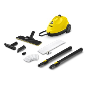 Kärcher SC 2 EasyFix gőztisztító tartozékokkal: fúvókák, kefék, padlótörlő és hosszabbító csövek.