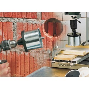 LUX adapter lemez HM magfúróval használat közben egy fúrógépen.