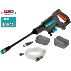Gardena AquaClean 24/18V akkumulátoros közepes nyomású mosó (akkumulátor nélkül) tartozékokkal, mint például fúvókák és szívótömlő.