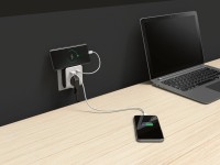 Adapter behúzható USB-kábellel Fehér-szürke 121 mm x 76 mm