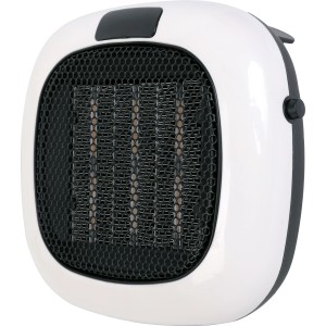 Kompakt fehér dugaszolható fűtőtest fekete ráccsal és kezelőszervekkel. 700 W-os elektromos fűtőberendezés.