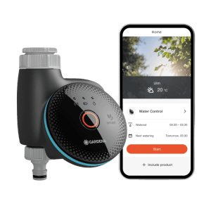 Gardena Smart Water Control öntözőkomputer alkalmazásvezérléssel és okostelefonnal a képen.