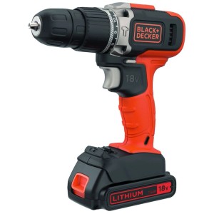 Black+Decker BCD003 18V akkus ütvefúró-csavarozó akkumulátorral és töltővel.